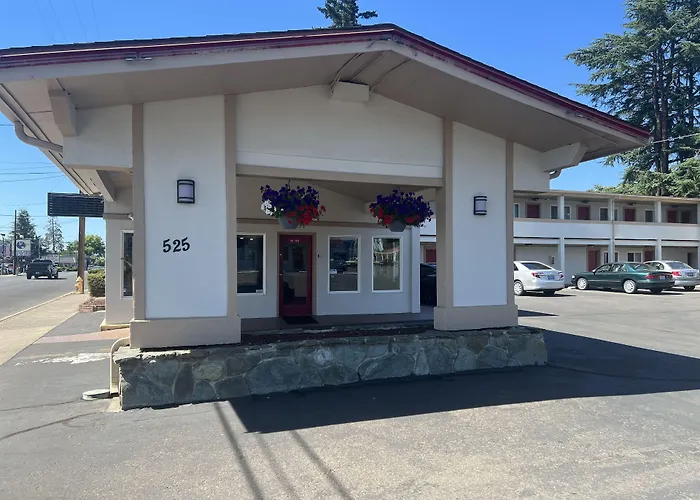 Red Carpet Inn Medford