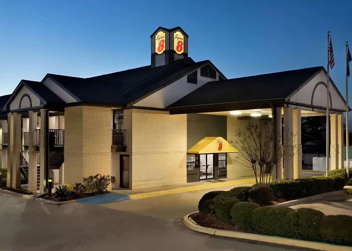 Cheap hotel: Super 8 By Wyndham Ruston