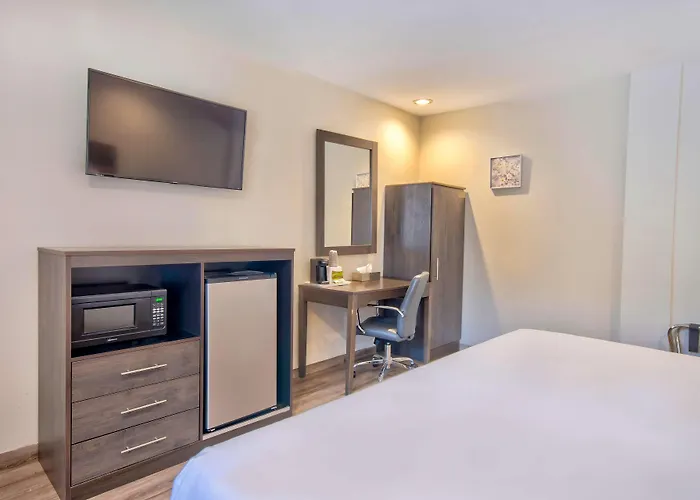 Pet Friendly hotel: Studio 6 Rosemead, Ca
