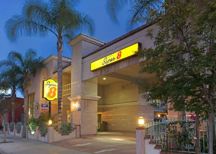Super 8 By Wyndham North Hollywood
