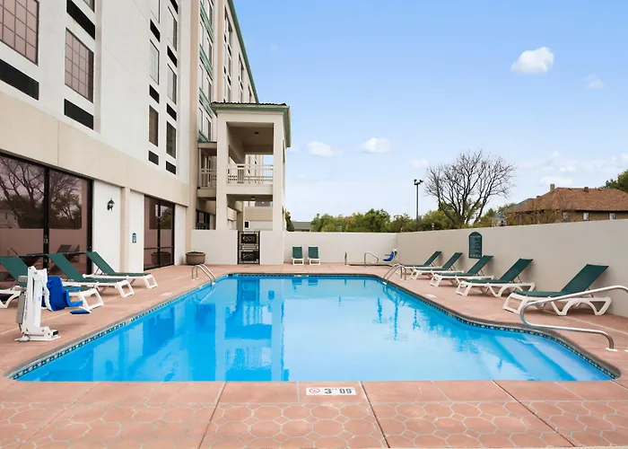 Cheap hotel: Wyndham Garden Wichita Downtown