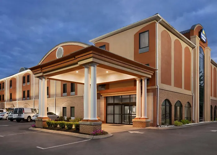Hotel: Days Inn & Suites By Wyndham Murfreesboro