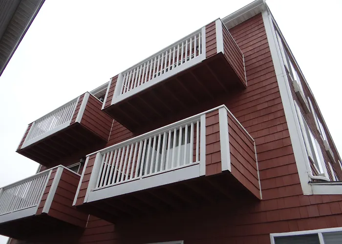 Resort: Rhea'S Inn By The Sea