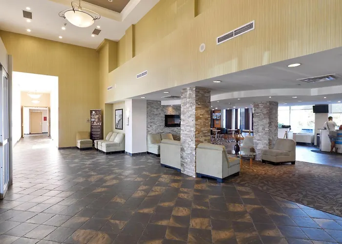 Hotel familiare: The Oakes Hotel Overlooking The Falls