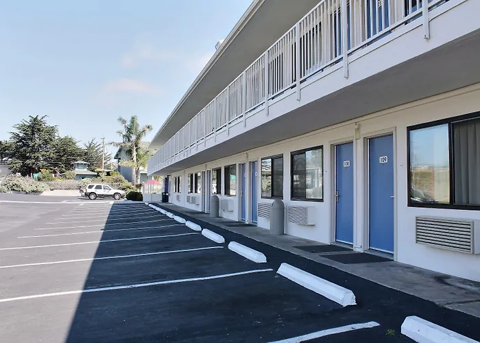 Pet Friendly hotel: Motel 6-Morro Bay, Ca