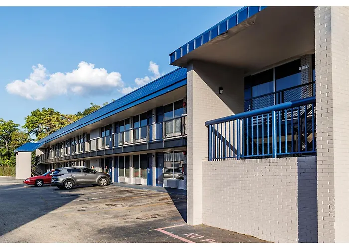 Family Hotel: Budget Inn Greenville By Hotel O I-85