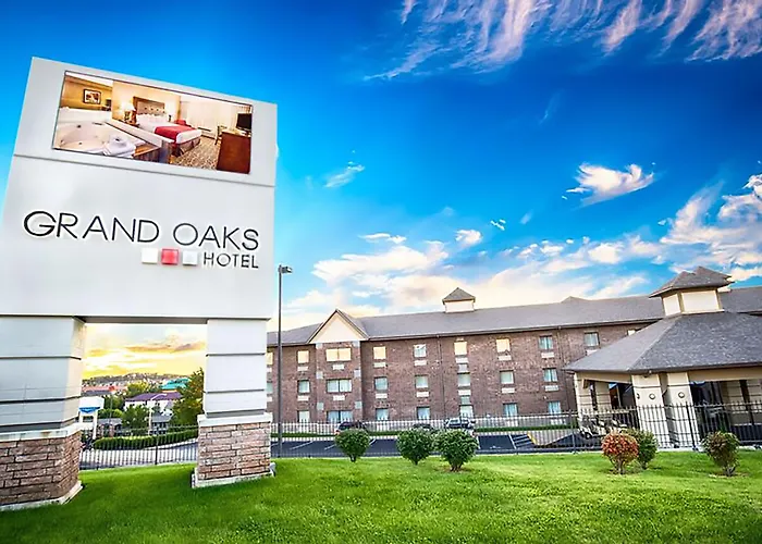 Grand Oaks