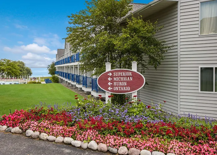 Jacuzzi hotel: Best Western Harbour Pointe Lakefront