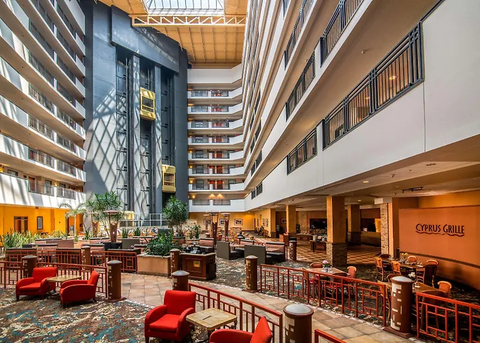 Luxury hotel only: Embassy Suites By Hilton Albuquerque