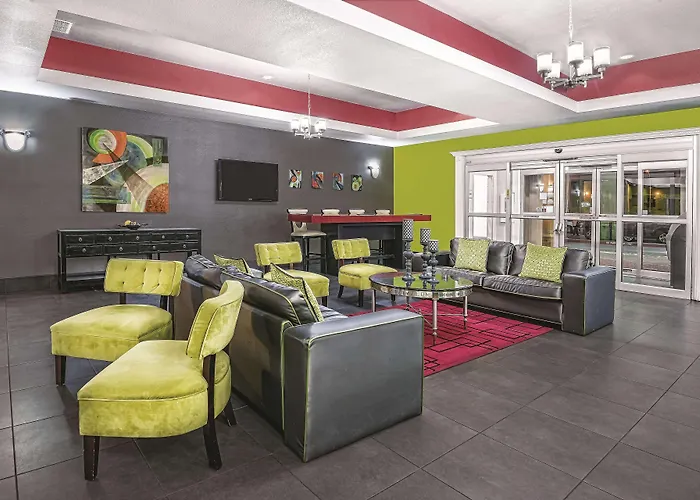 La Quinta By Wyndham Laredo Airport