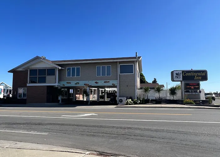 Pet Friendly hotel: Continental Inn