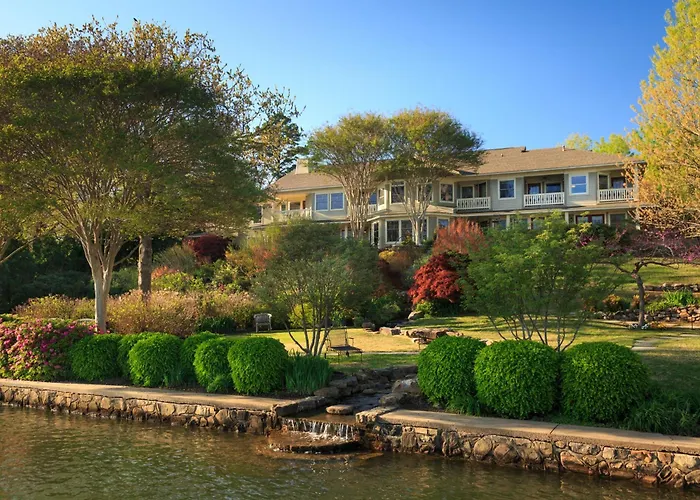 Boutique hotel only: Lookout Point Lakeside Inn