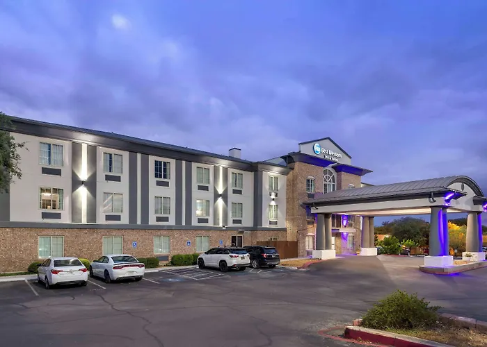 Best Western Medical Center North Inn & Suites Near Six Flags