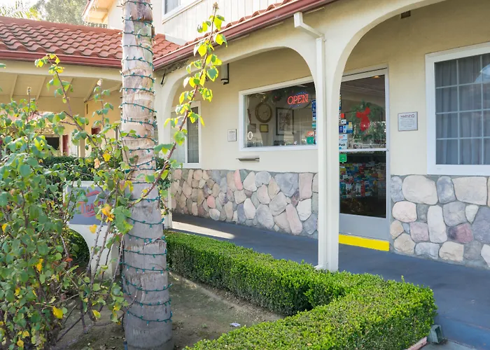 Travelers Inn