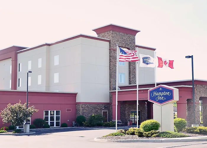 Hotels with pool Hampton Inn Watertown