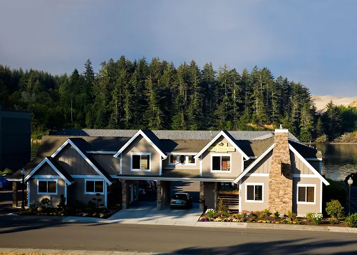 River House Inn, A Baymont By Wyndham