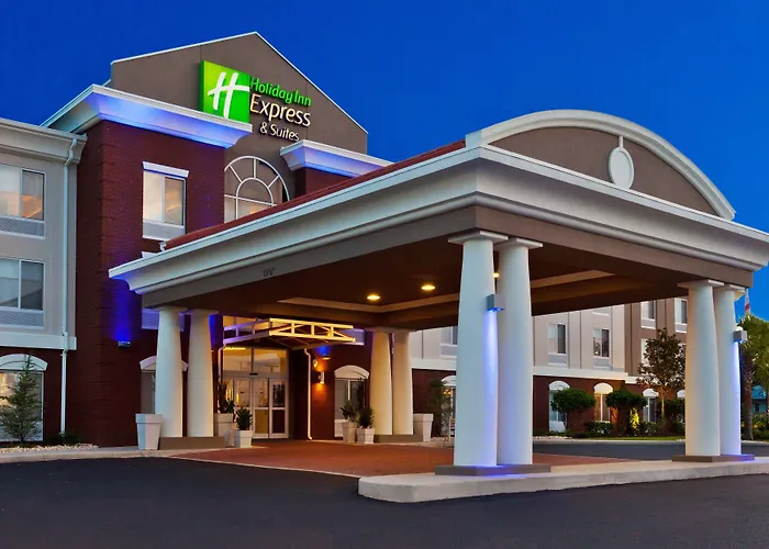 Hotel with pool: Holiday Inn Express Hotel & Suites Dothan North By Ihg