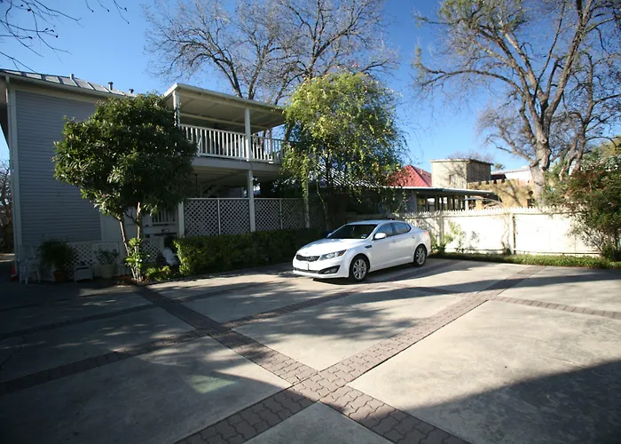 Brackenridge House Bed And Breakfast