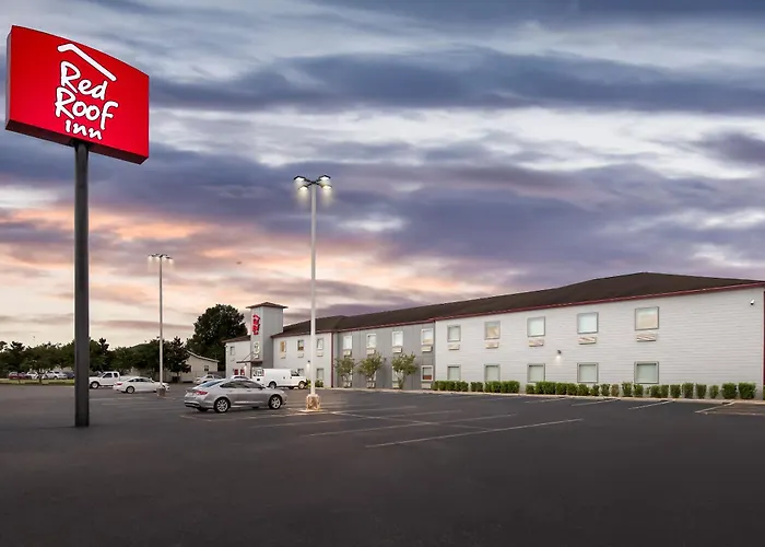 Hotel near College: Red Roof Inn Baton Rouge