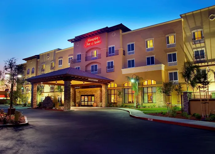 Hampton Inn & Suites