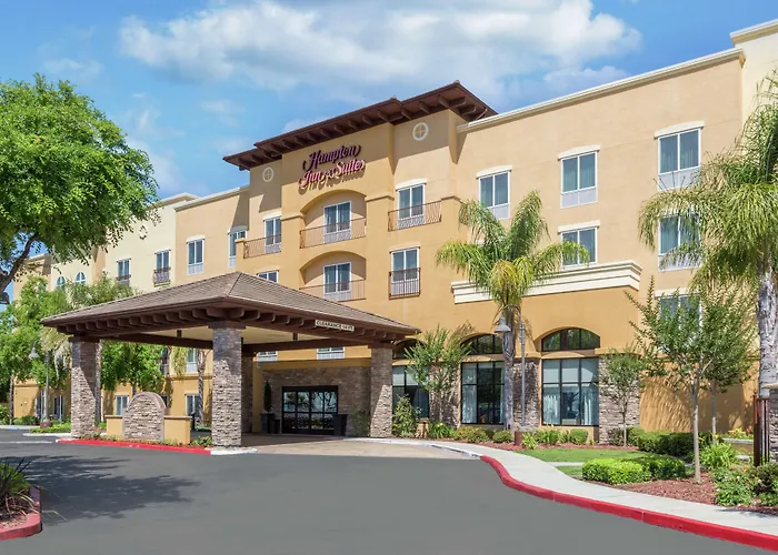 Hampton Inn & Suites