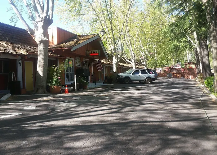 Gold Lodge