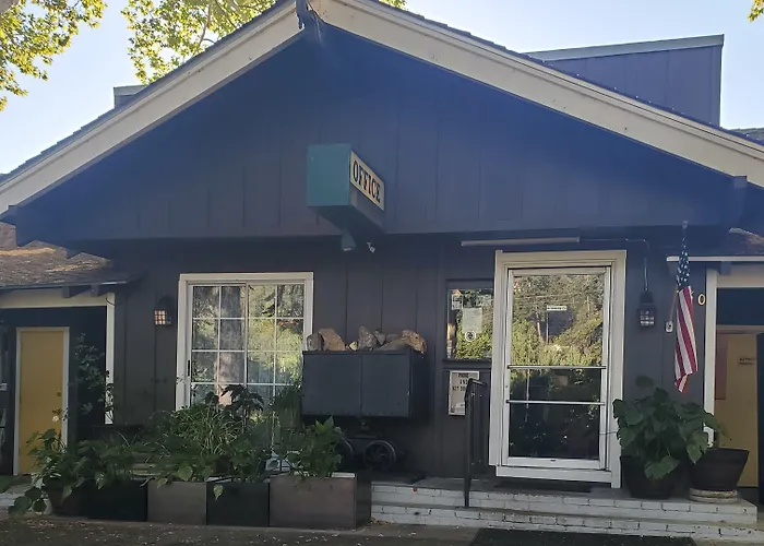 Gold Lodge
