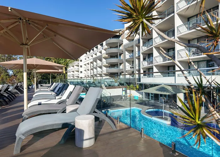 Hotel with view: Landmark Resort