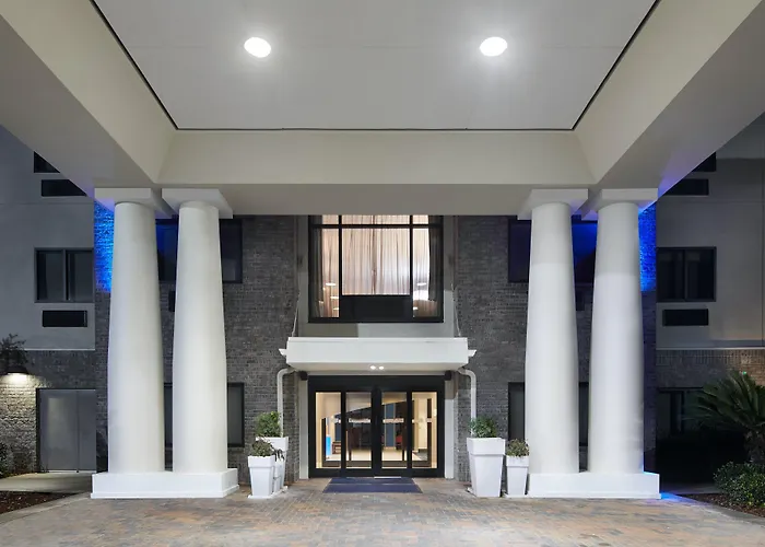 Jacuzzi hotel: Holiday Inn Express Hotel & Suites Pensacola-West Navy Base By Ihg