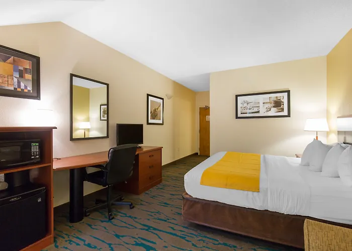 Gateway & Suites , An Ascend Collection