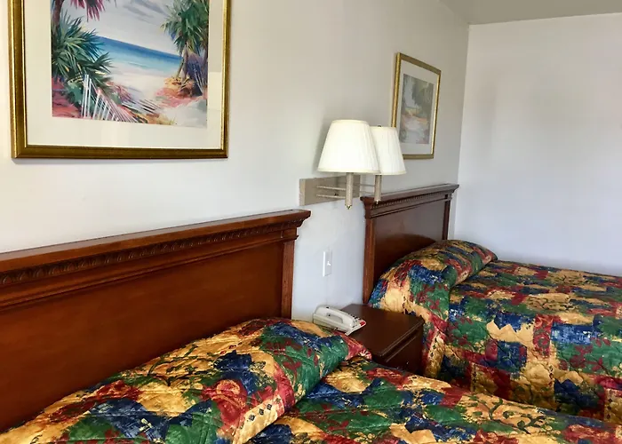 East Lake Inn