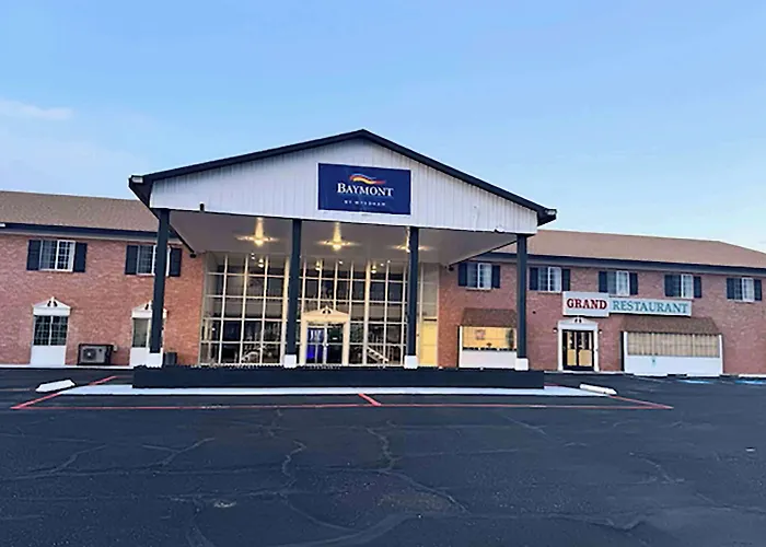 Pet Friendly hotel: Baymont By Wyndham Deming