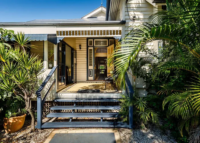Bowen Terrace Accommodation
