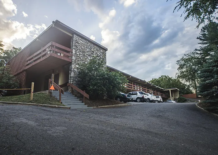 The Mountaineer Inn - Asheville