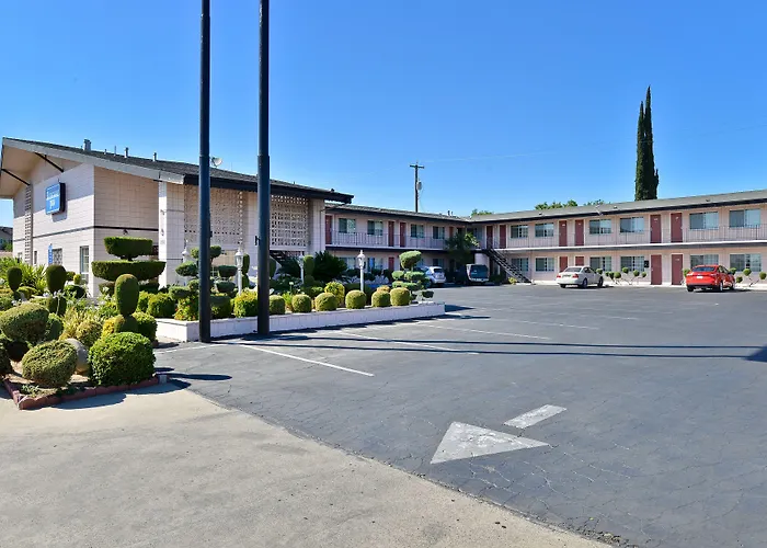 Rodeway Inn Near University-Gateway To Yosemite