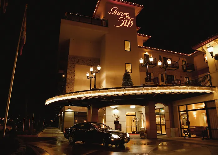 Hotel with Tennis: Inn At The 5Th