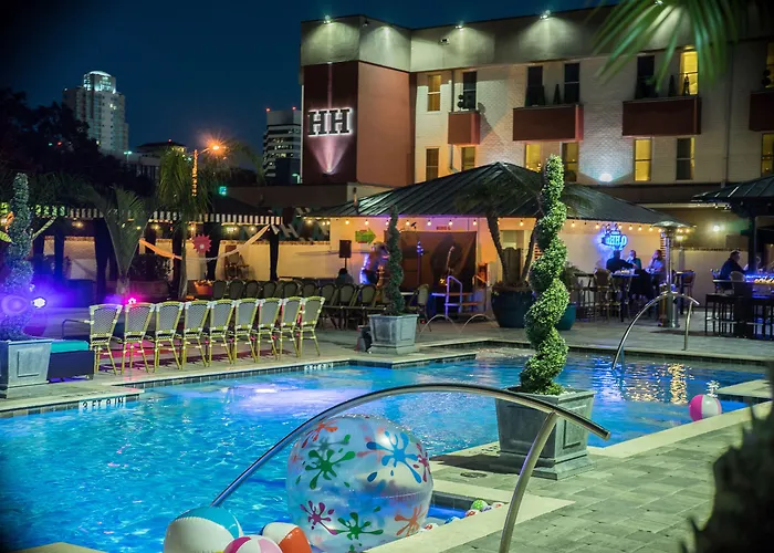 Pet Friendly hotel: Hollander Hotel - Downtown St. Petersburg