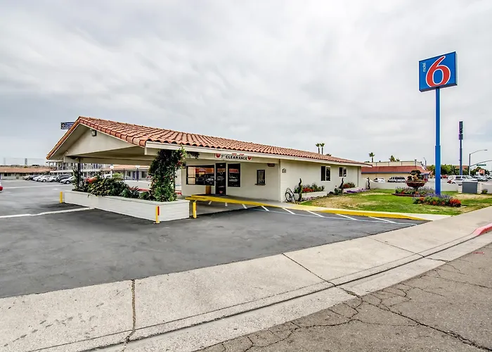 Beach hotel: Motel 6 Manteca Ca