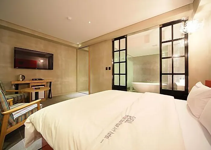 Sinchon Hotel Gaeul