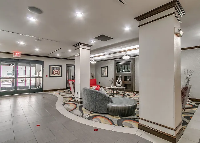 Holiday Inn Express And Suites South By Ihg
