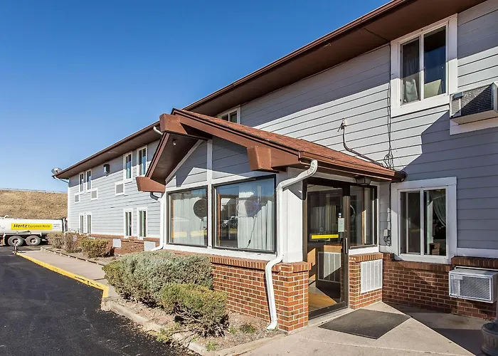 Luxury hotel only: Rodeway Inn Cheyenne I-80 East