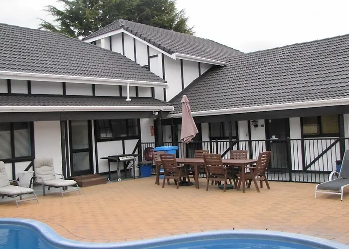 Devonwood Motel