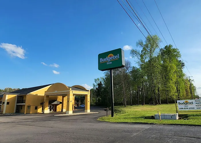 Dog friendly hotels Budgetel Inn Scottsboro