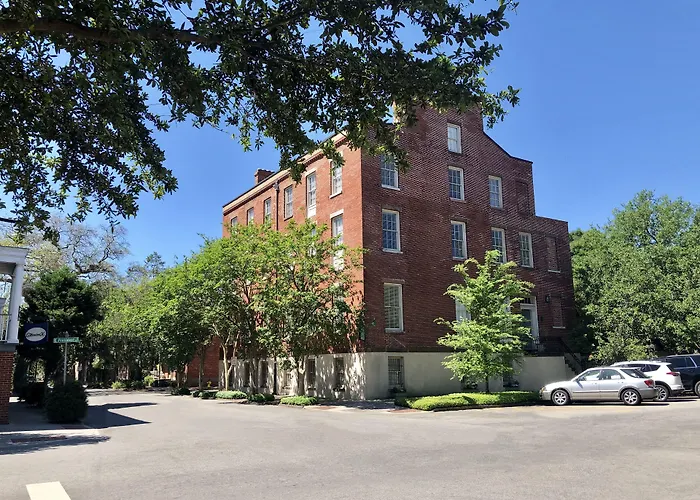 Hotel: The Presidents' Quarters Inn