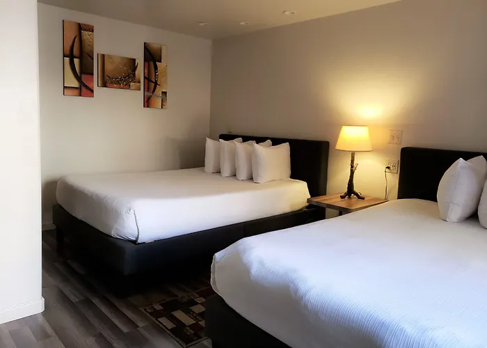 Central hotel: Iron Horse Inn