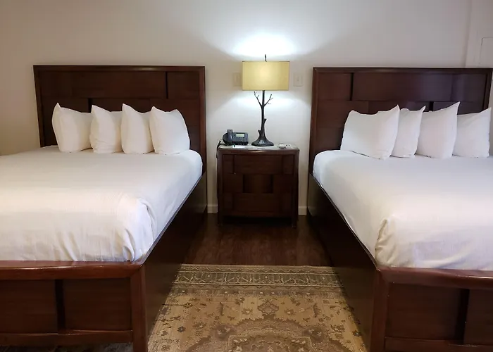 Central hotel: Iron Horse Inn