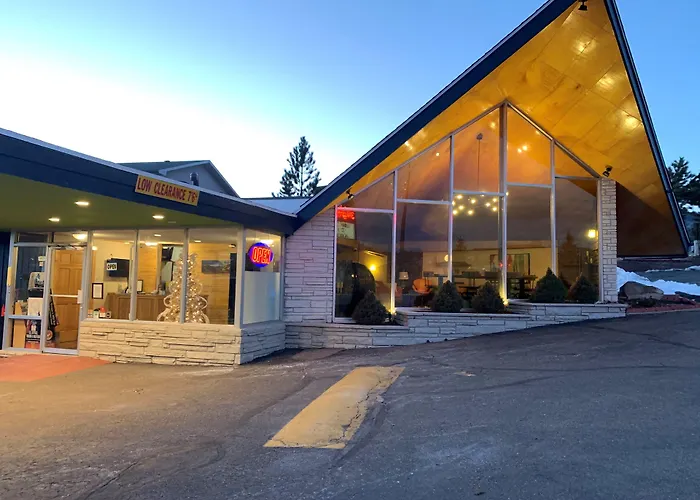 Pool Villa: Coyote Mountain Lodge