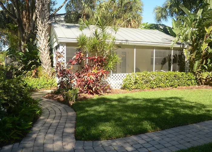 Villa: Cottages By The Ocean