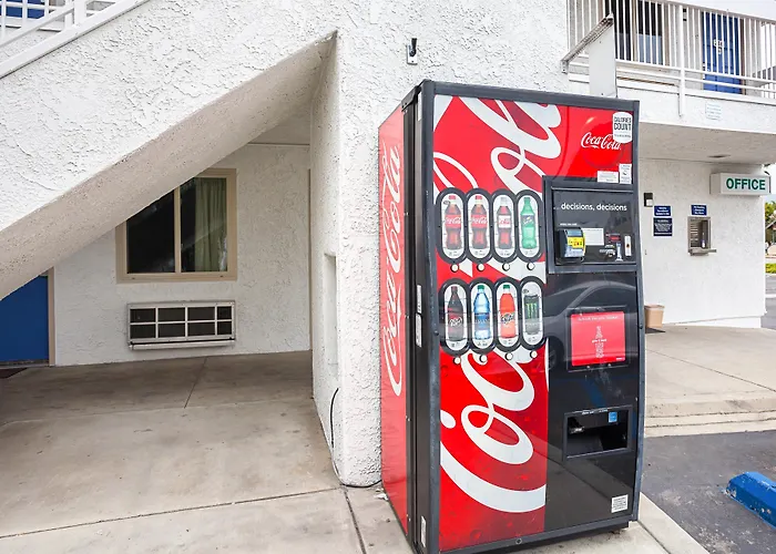 Central hotel: Motel 6-Ventura, Ca - Downtown