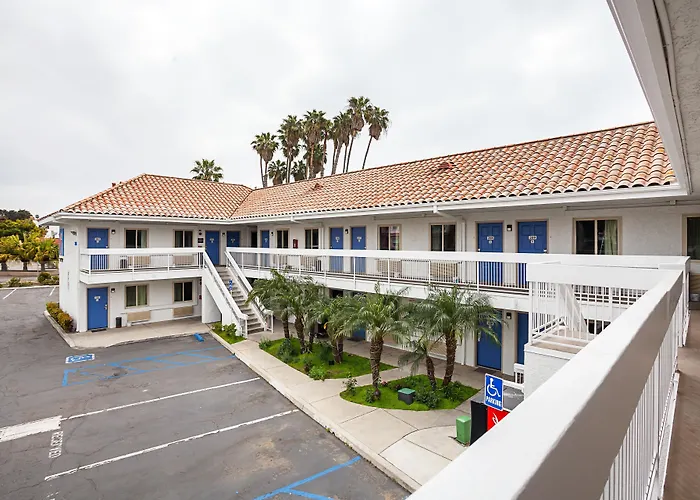 Central hotel: Motel 6-Ventura, Ca - Downtown